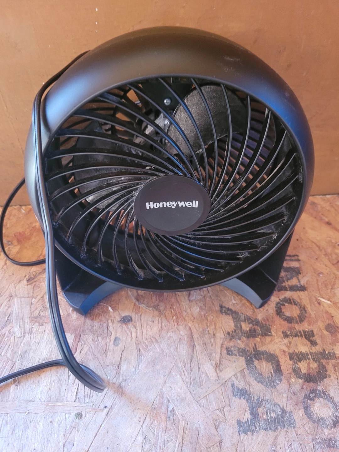 Table top fan