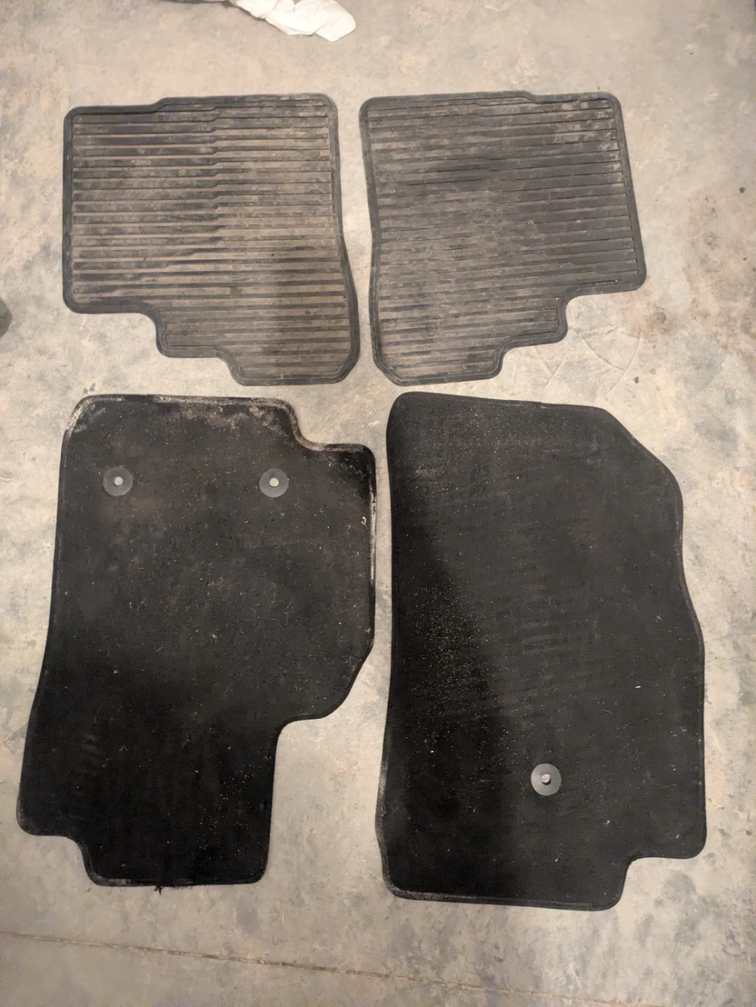 Set of 4 Black Car Floor Mats Chevrolet Spark