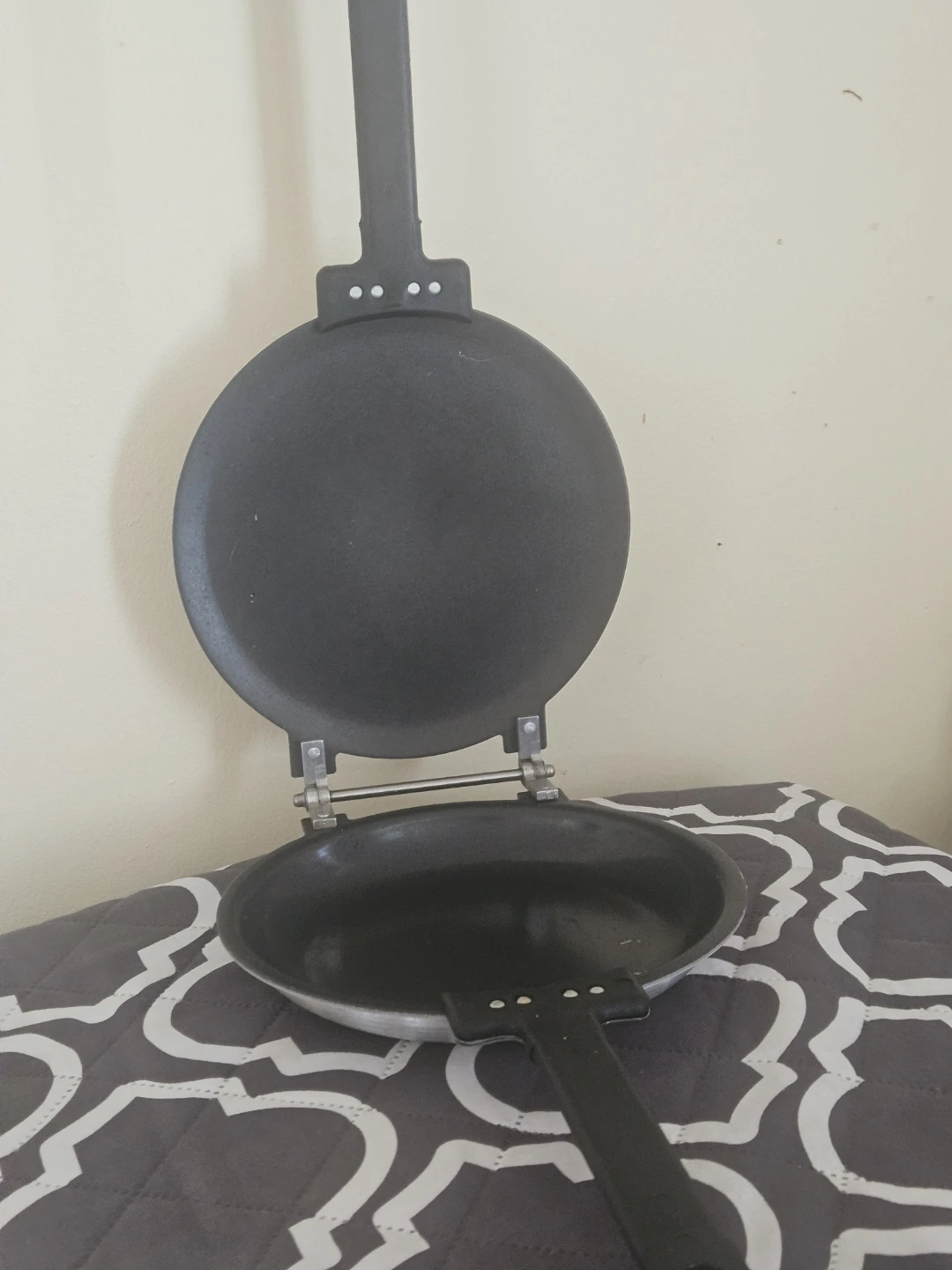 Double Sided Flipping Pan - photo 2