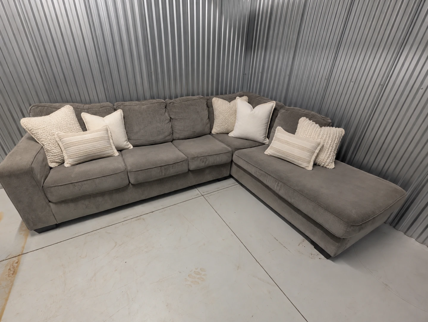 Free delivery!! Grey sectional - photo 2