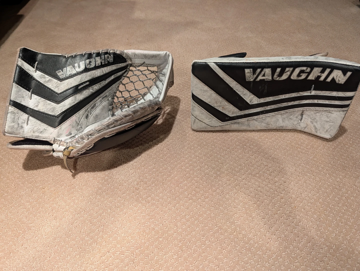 Vaughn SLR2 Junior Regular Hockey Goalie Glove and Blocker