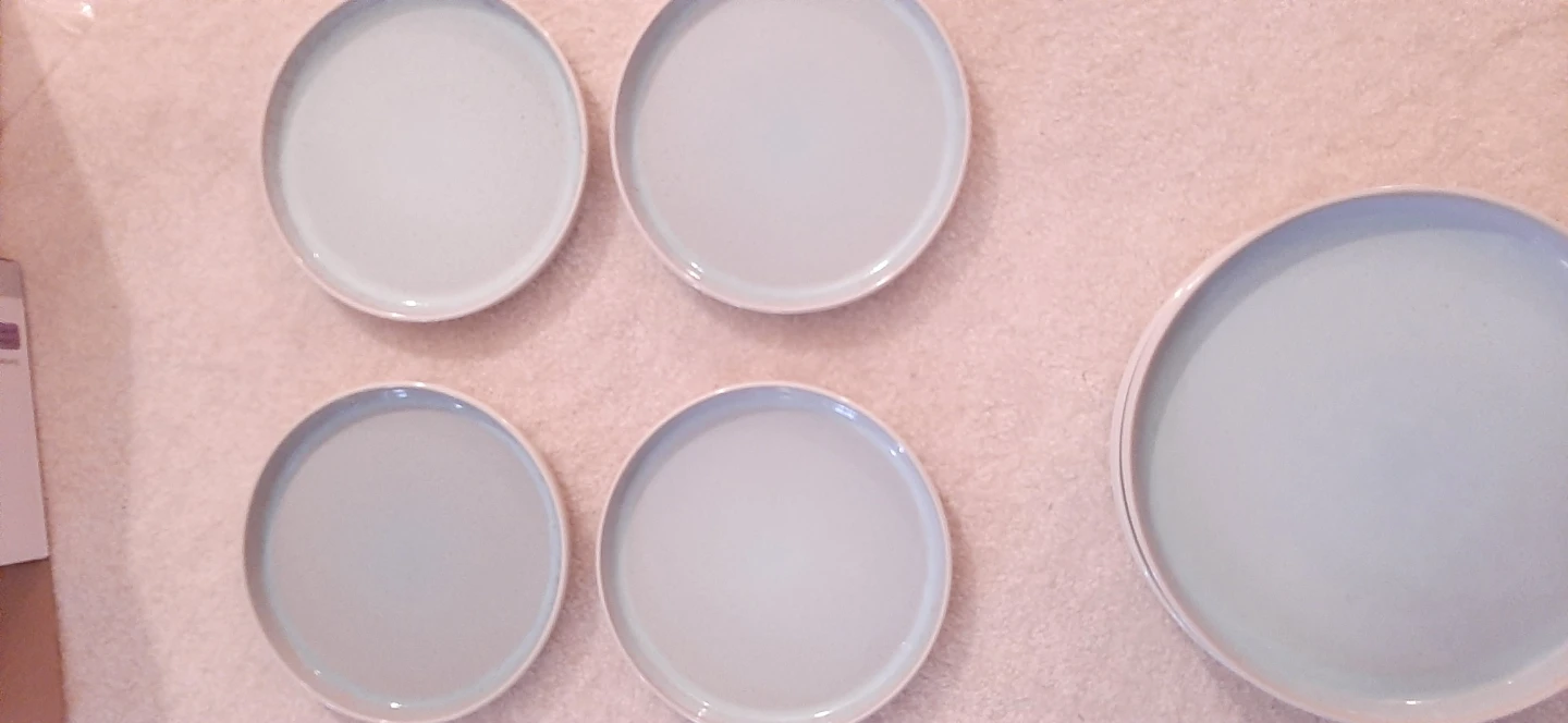 4 dinner plates & 4 Salad Plates.  PURE LIVING INTERIOR DESIGN - photo 5
