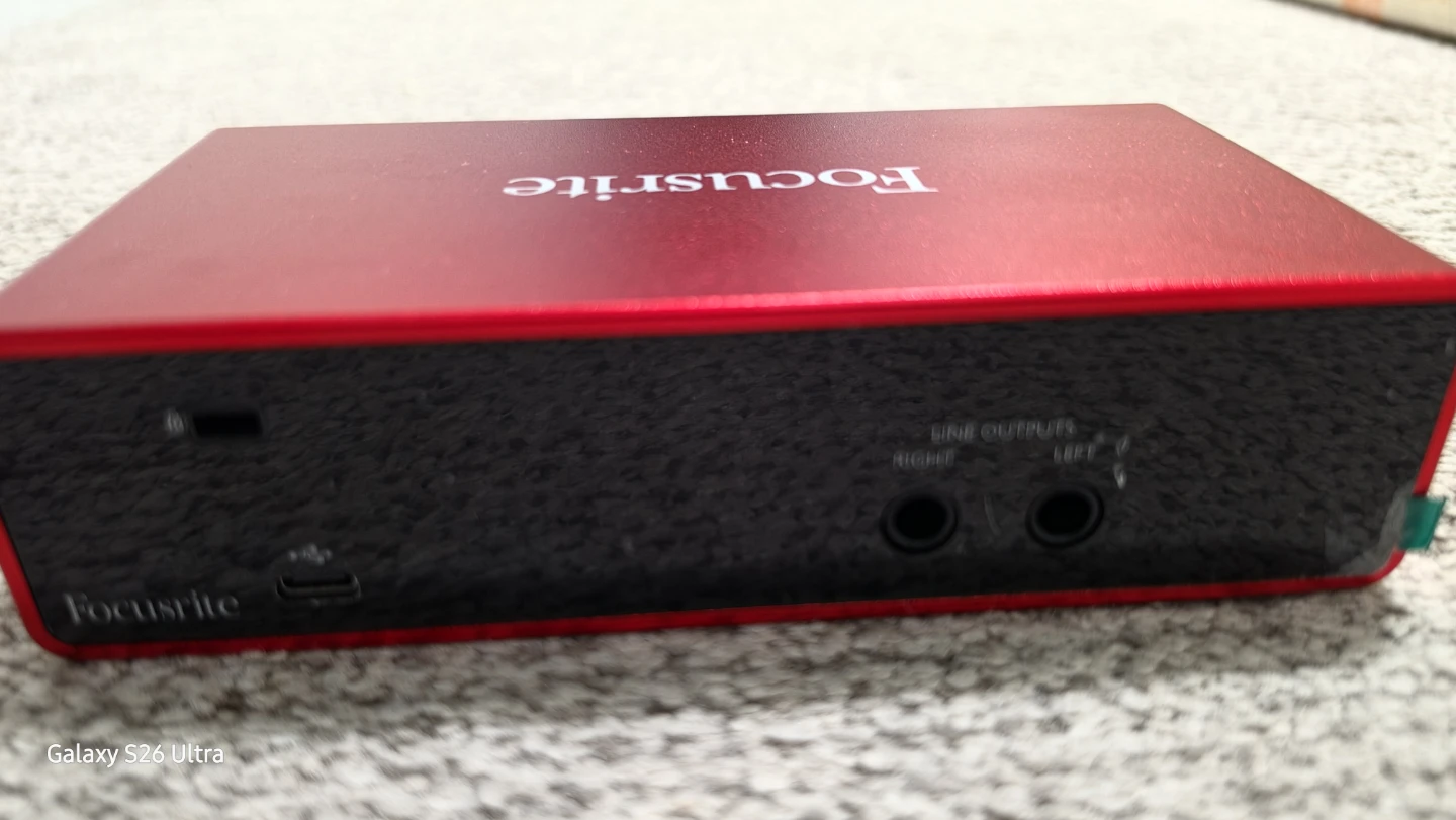 Focusrite scarlett  2i2 - photo 4