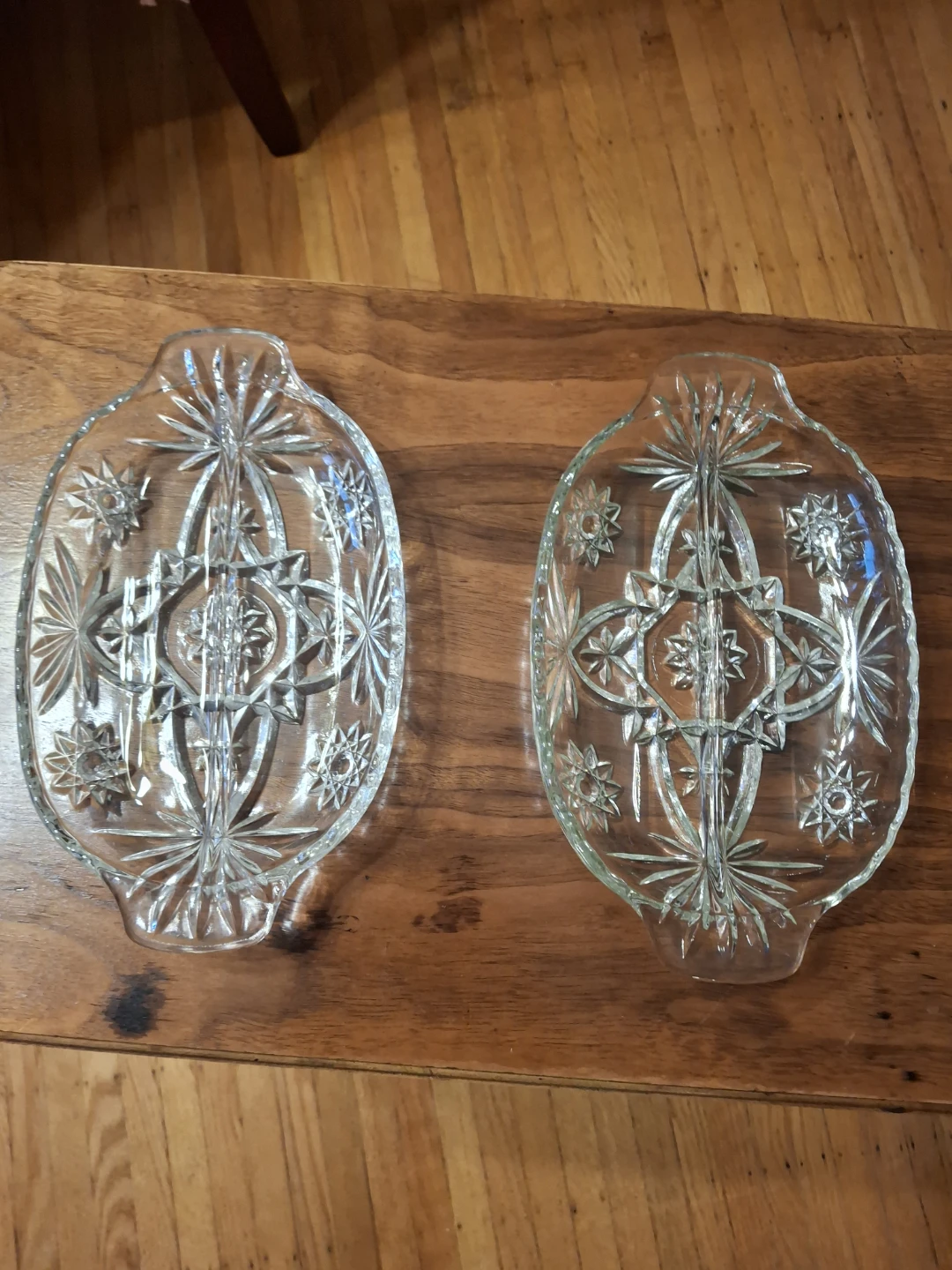 Set of two vintage glass serving dishes - photo 2