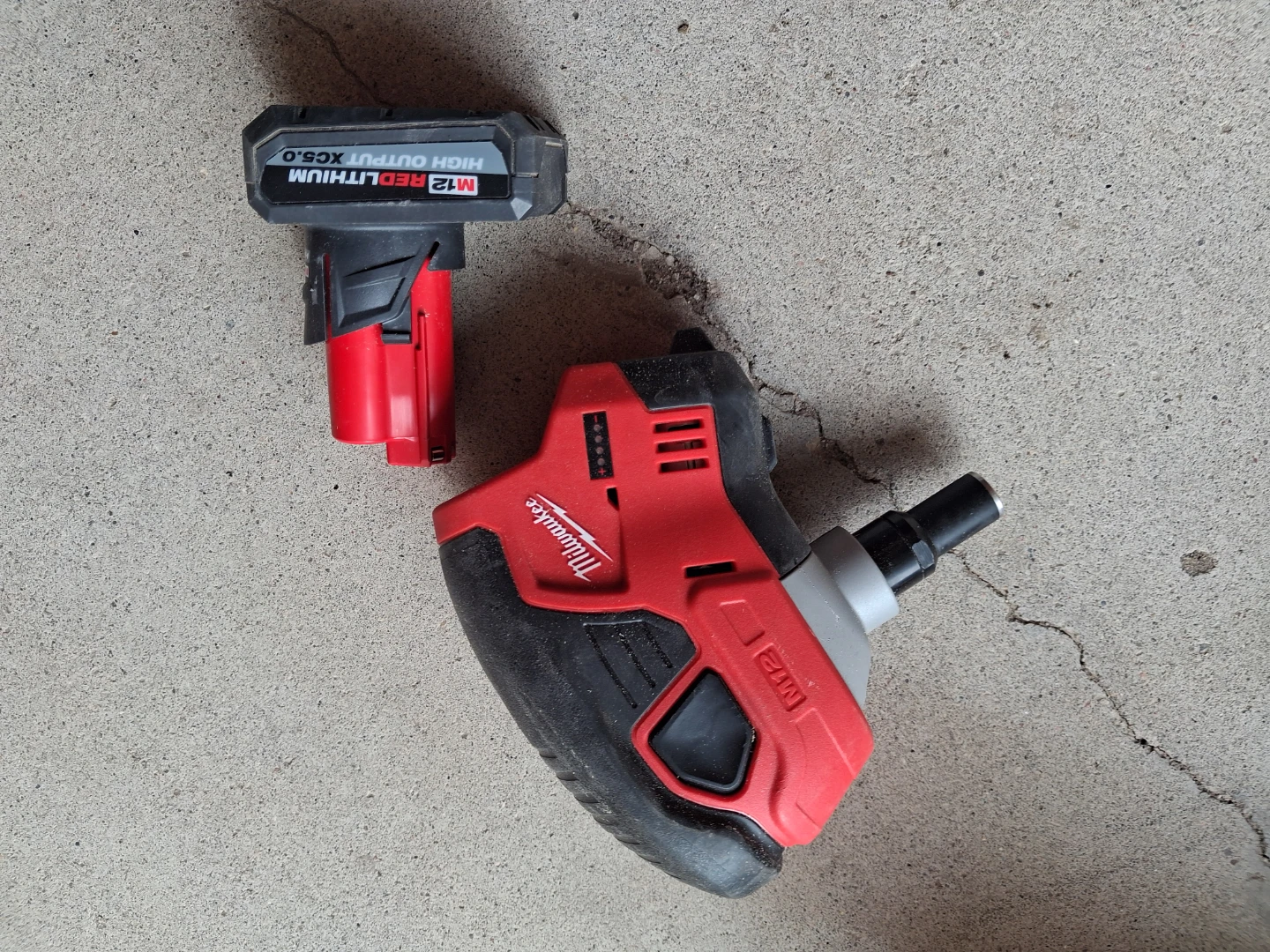 Milwaukee cordless palm nailer