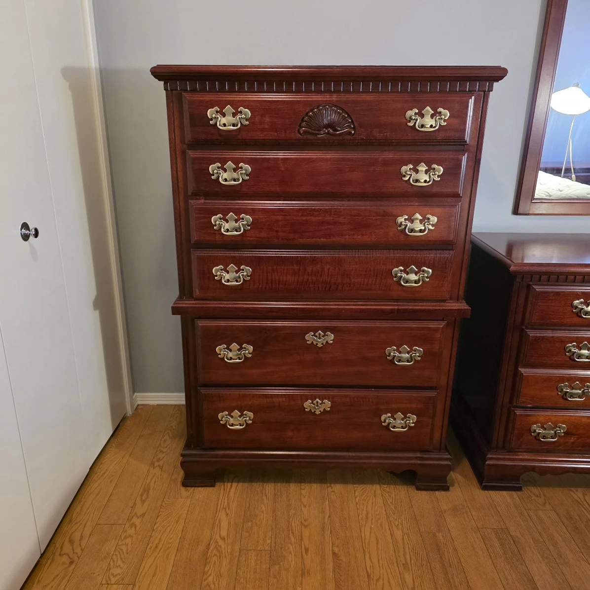 Traditional Chippendale 7-Pc Queen Bedroom Set & Sealy Mattress - photo 4