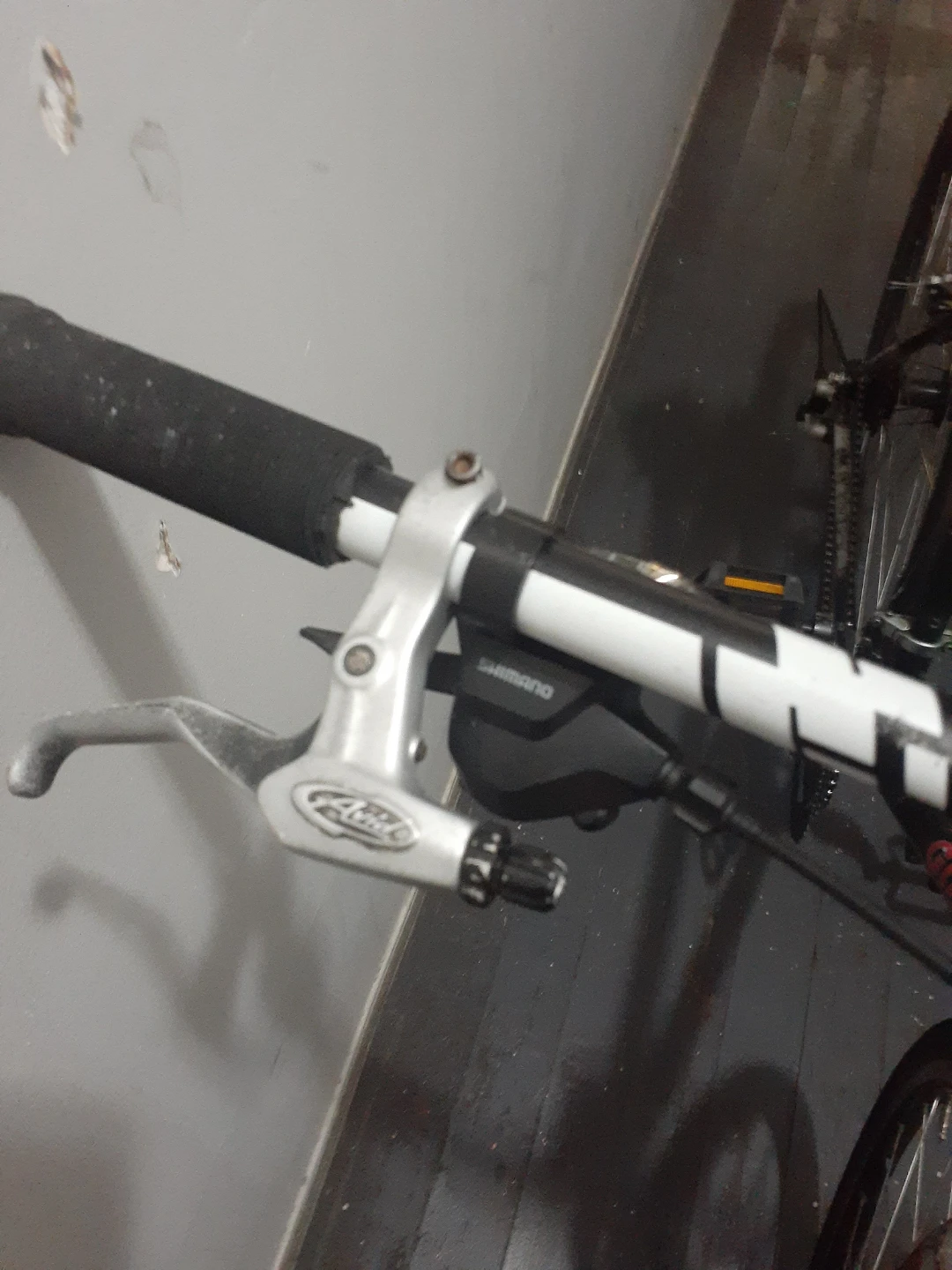 Giant Hybrid Bicycle ( needs brake cable ) - photo 3