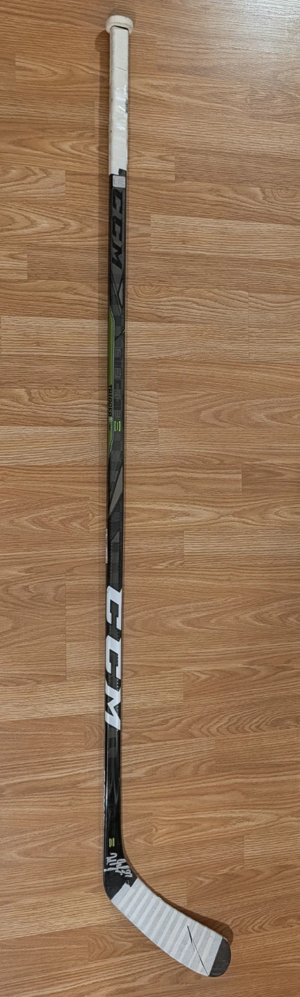 CCM Hockey Stick - Lucic #27 game used signed - photo 2
