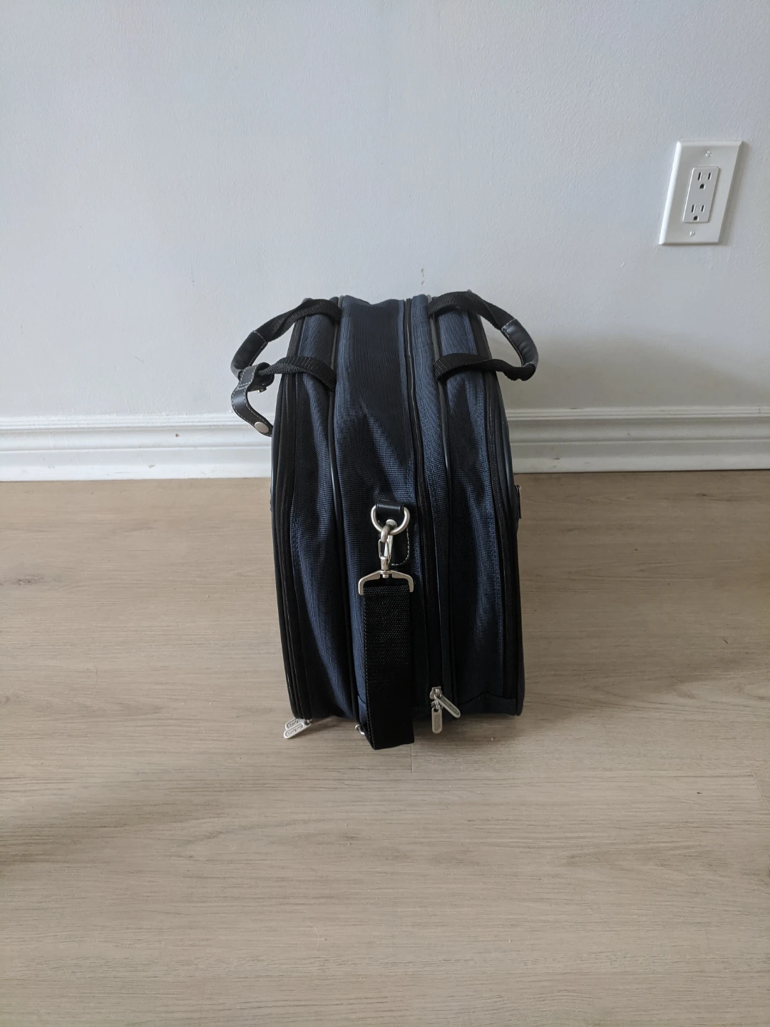 Pierre Cardin Paris Travel Bag - photo 4