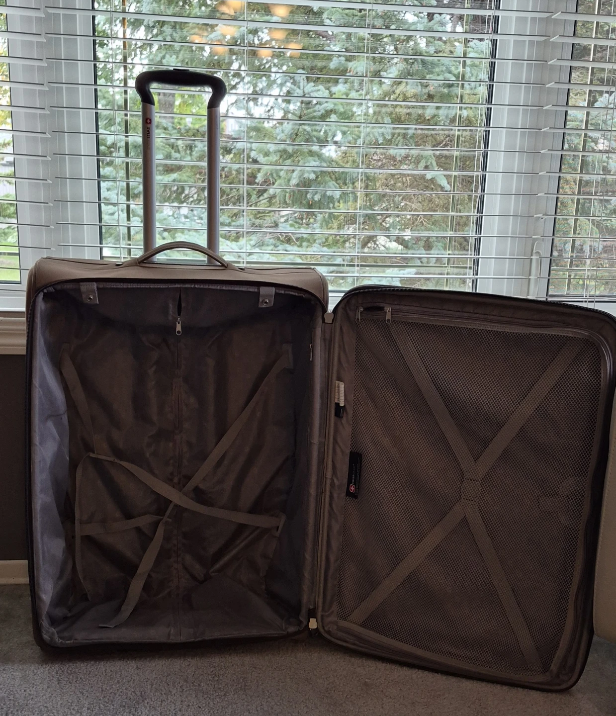 SwissGear 4-Piece Luggage Set - photo 4