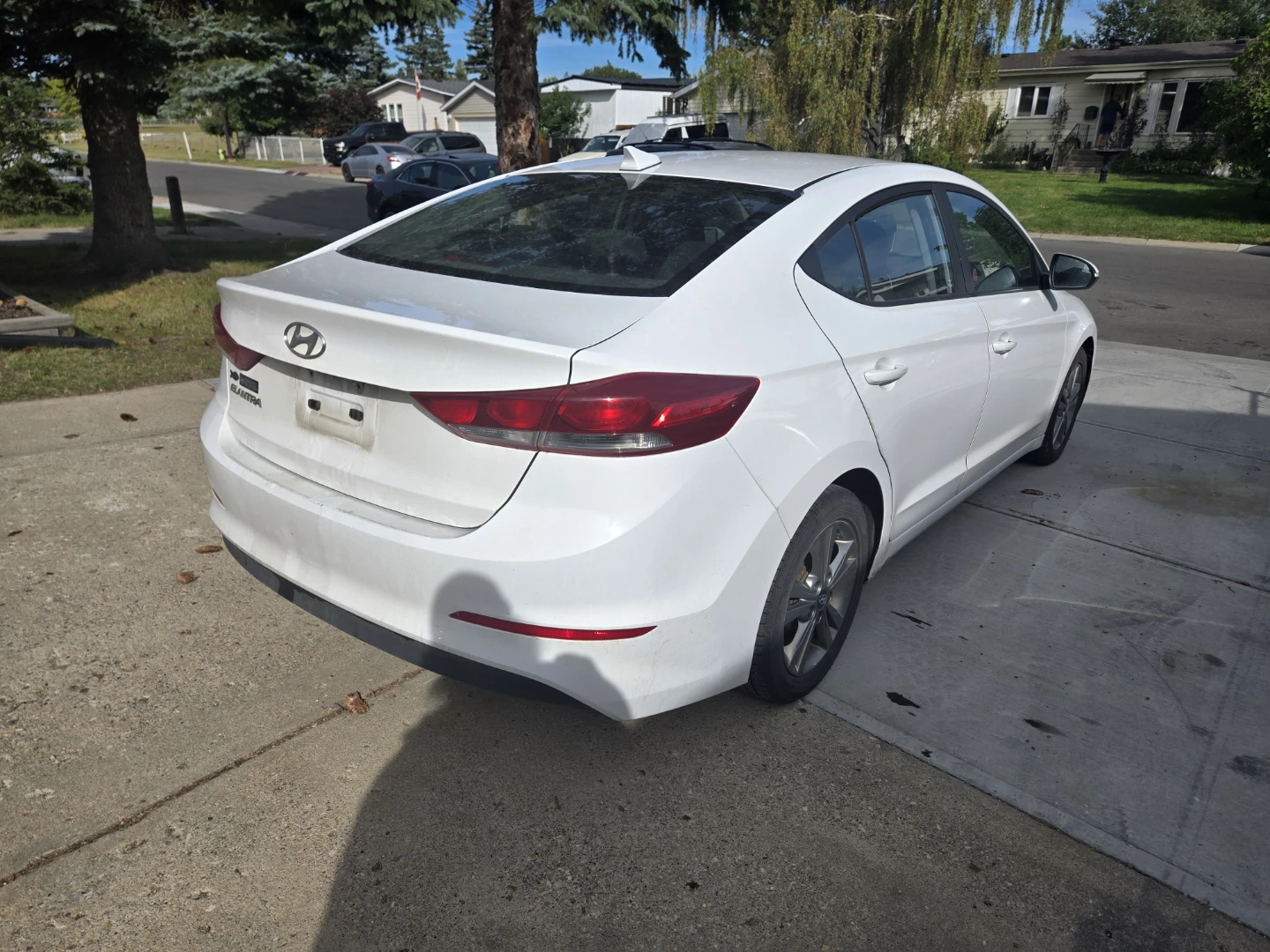White Hyundai Elantra Sedan - photo 3