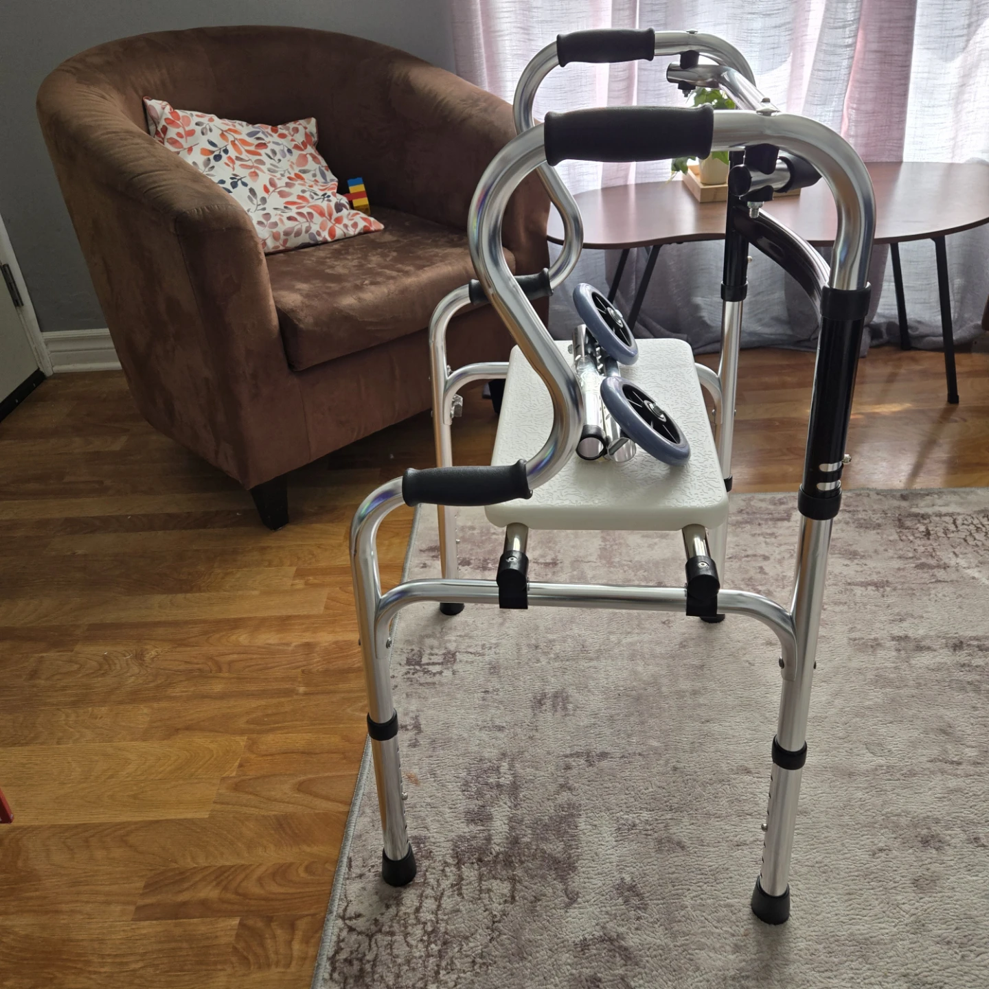 Fordable chair New never used - photo 2
