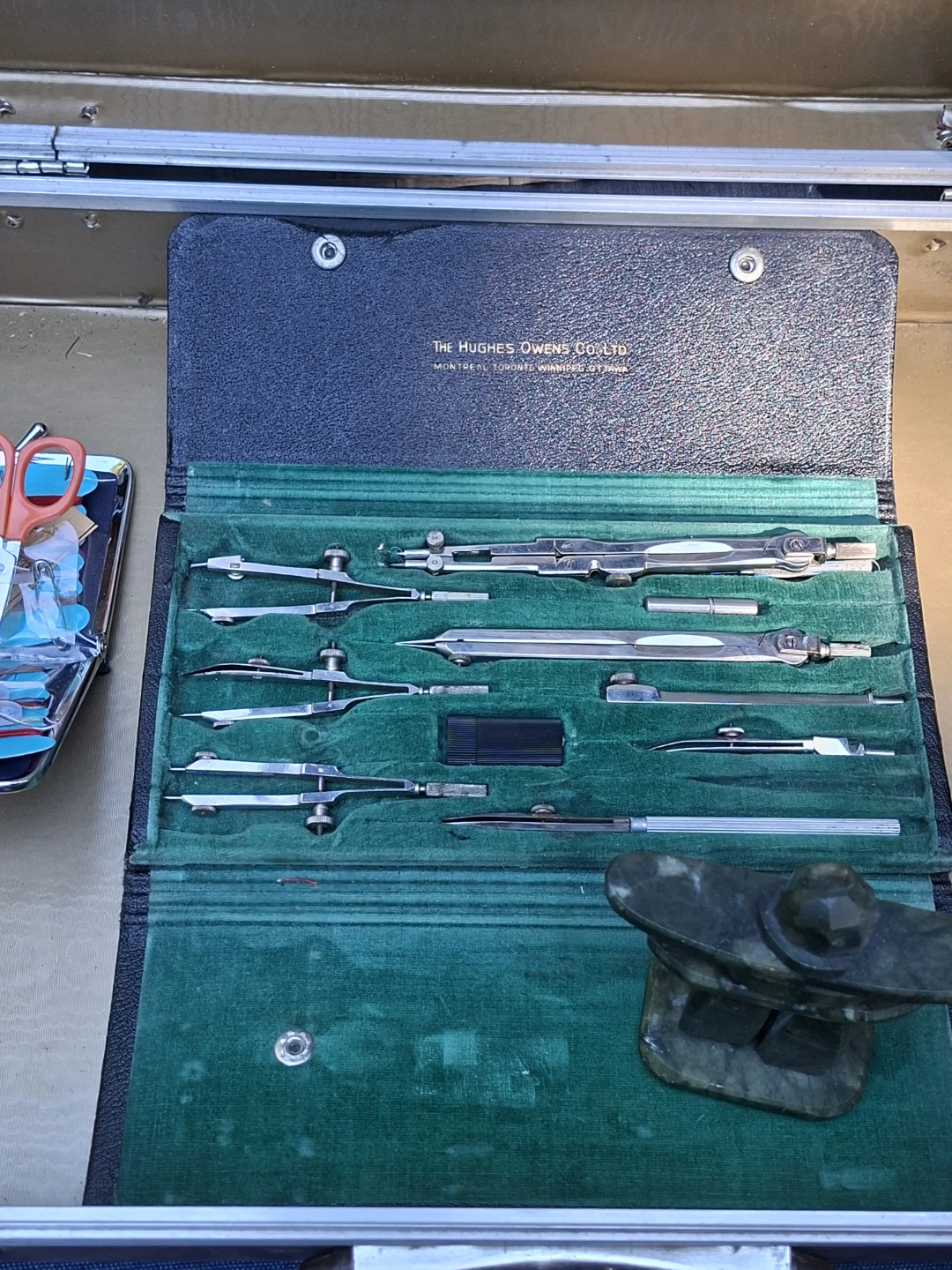Vintage Radio, Briefcase, Draft Set & Collectibles - photo 2