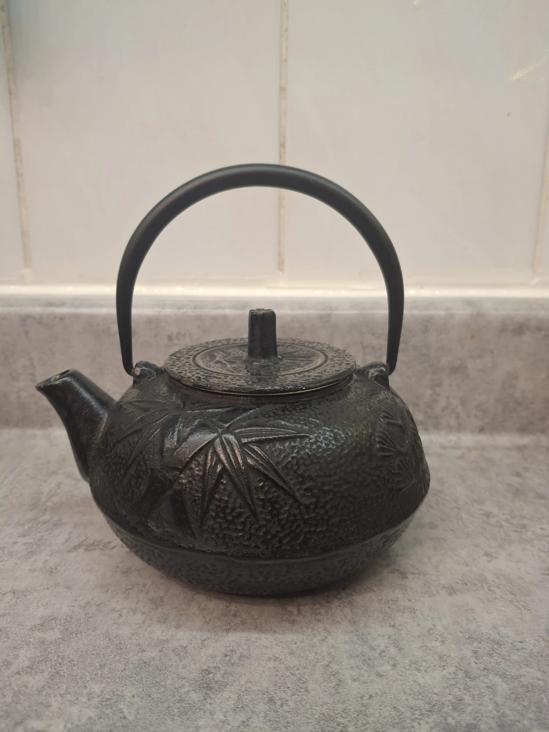 Cast Iron Teapot with Bamboo Design