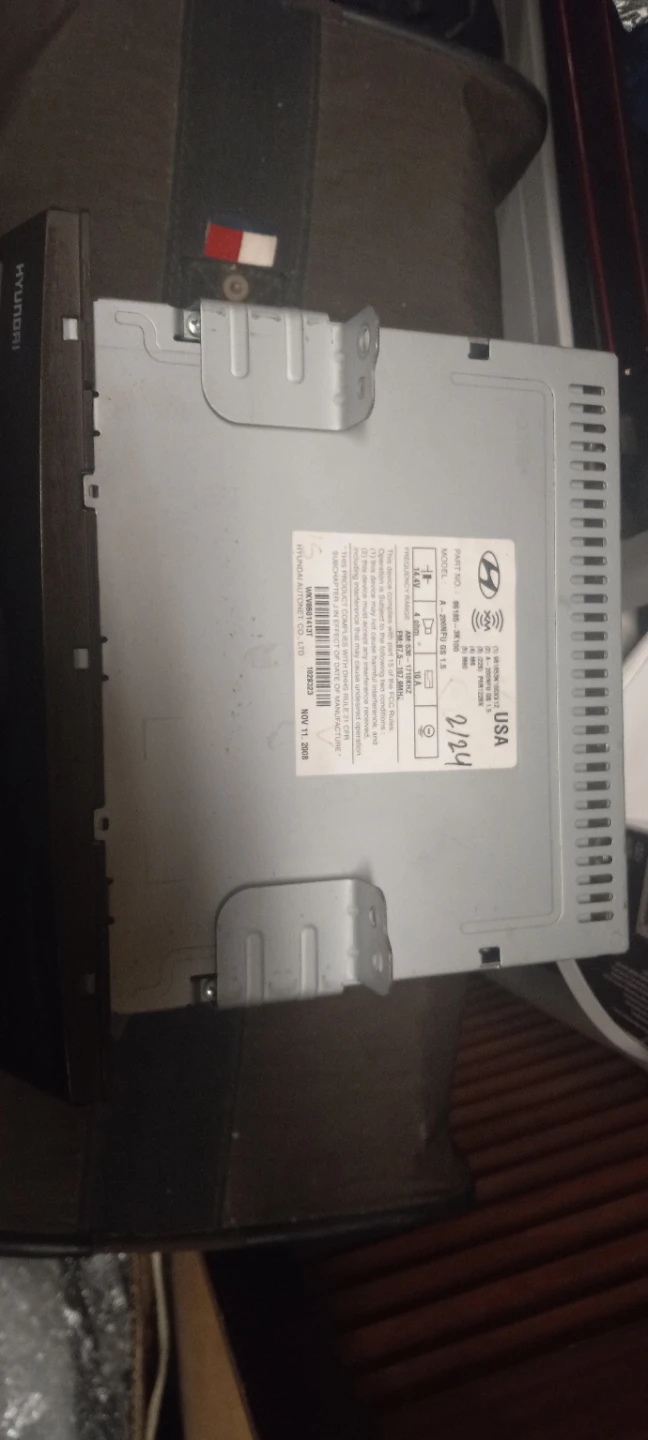Hyundai Car Audio Head Unit CD/MP3/XM Radio - photo 2