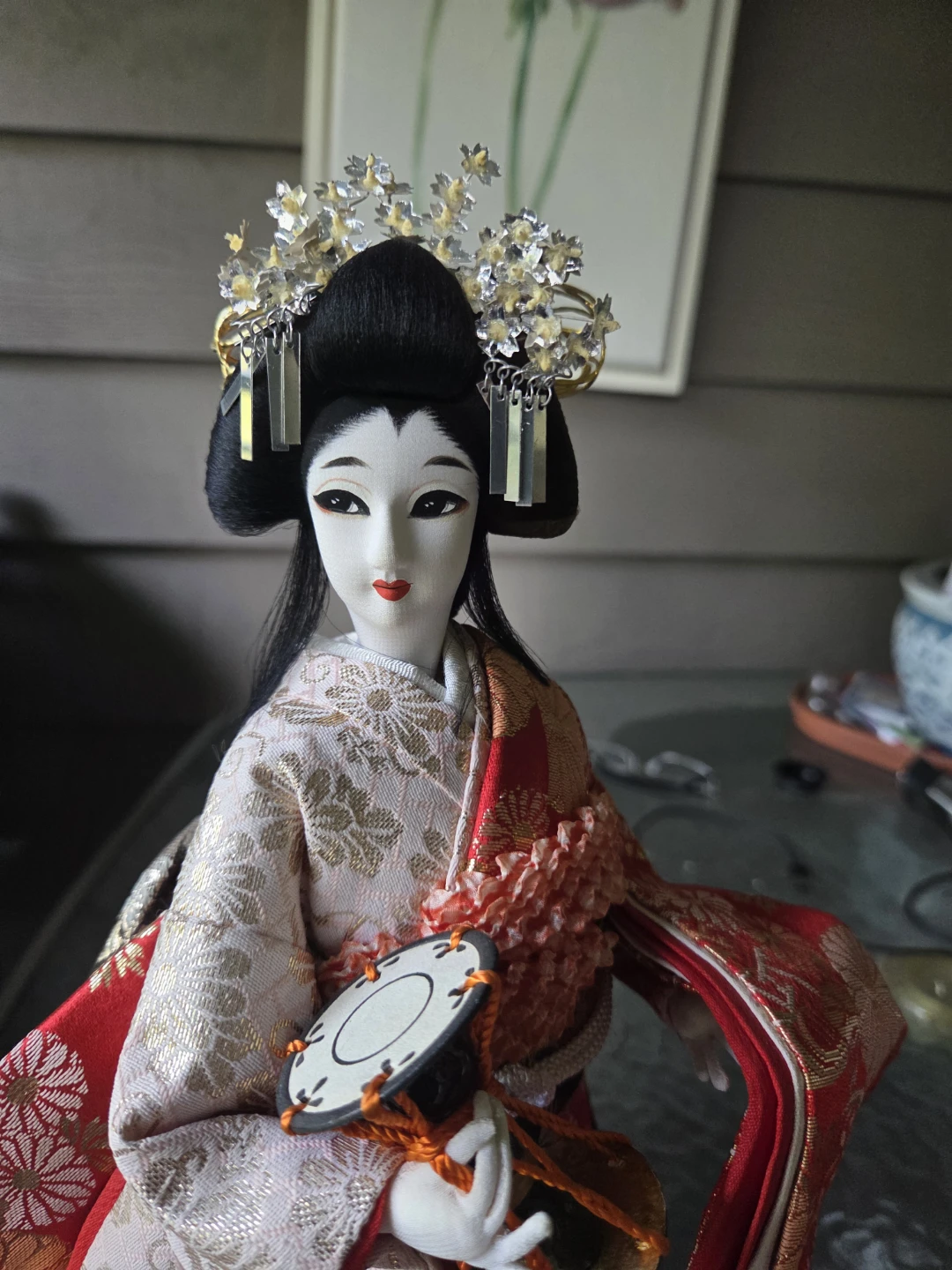 Traditional Japanese Geisha Doll in Glass Display Case - photo 2