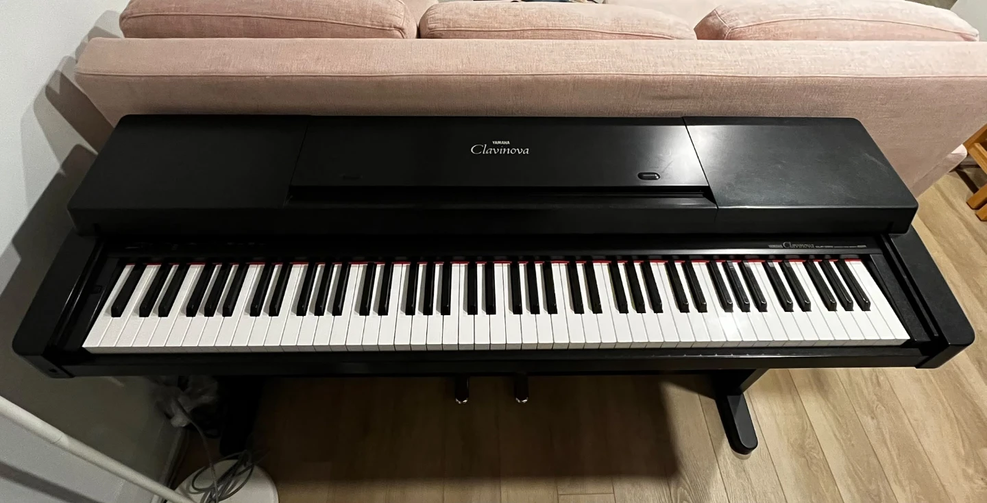 Yamaha Clavinova CLP-360 Digital Piano