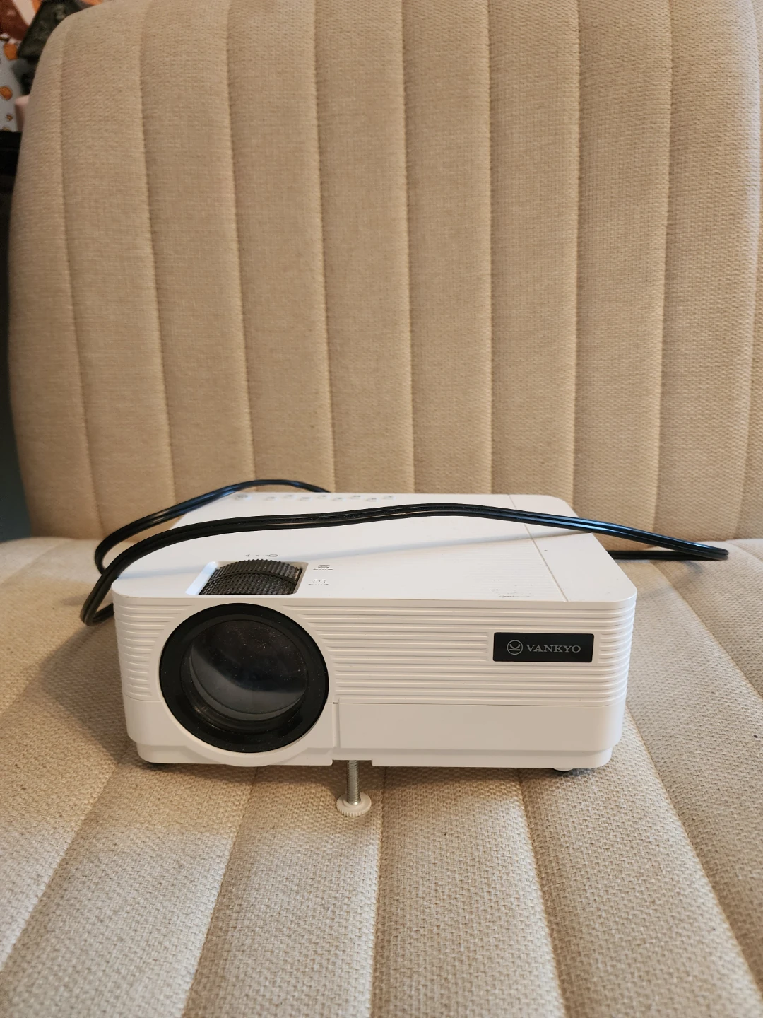 Vankyo white home projector