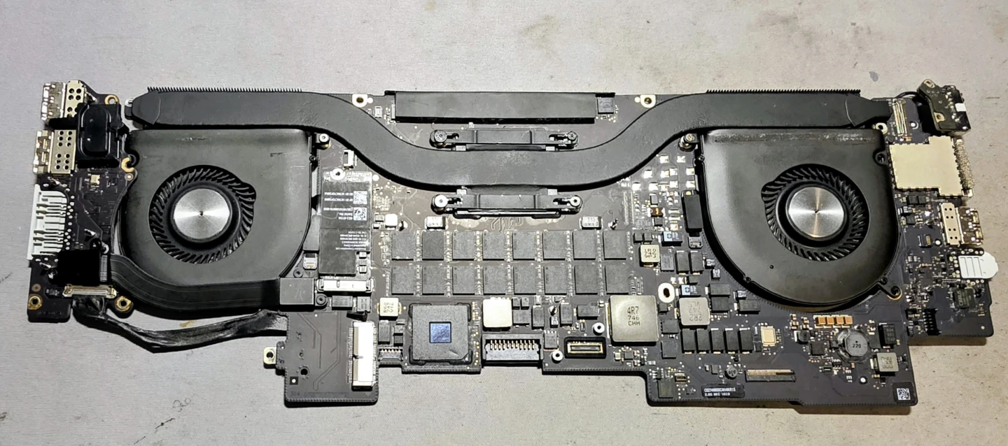 Apple MacBook Pro 2.8GHz 16GB Logic Board