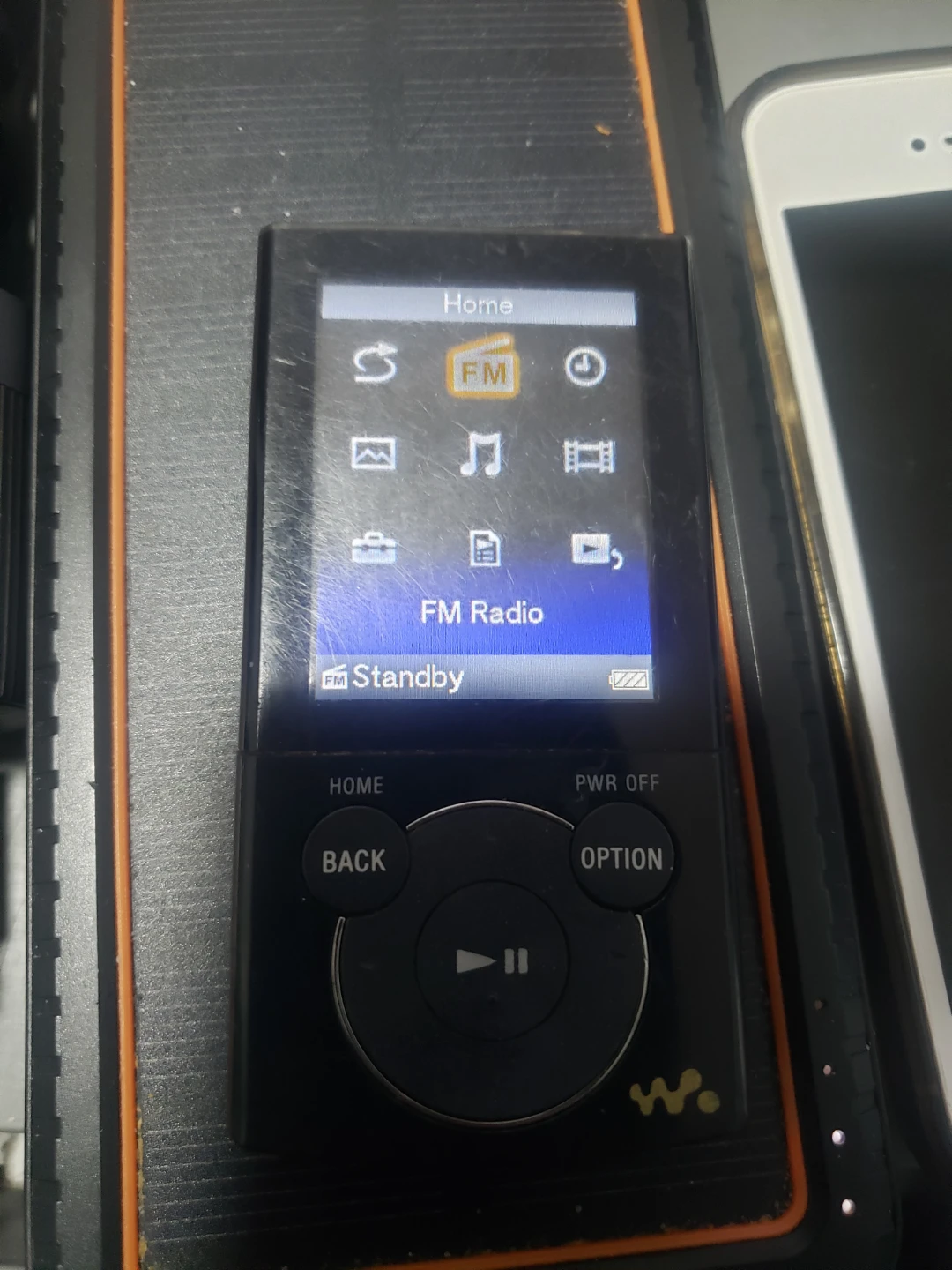 Sony NWZ-E344 music player with fm.