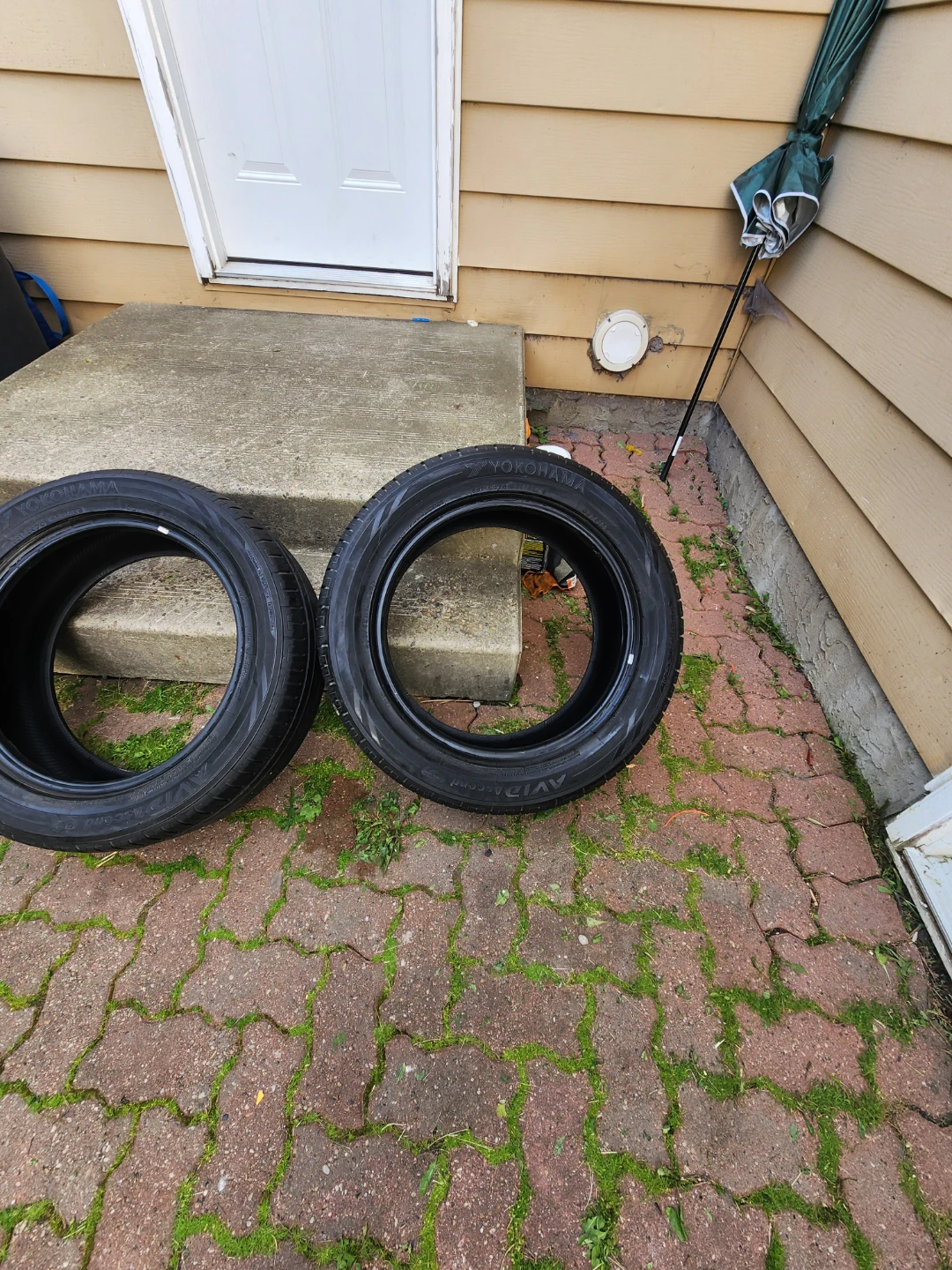 3x Yokohama AVID Ascend Tires 235/55R18 - Great Condition! - photo 2