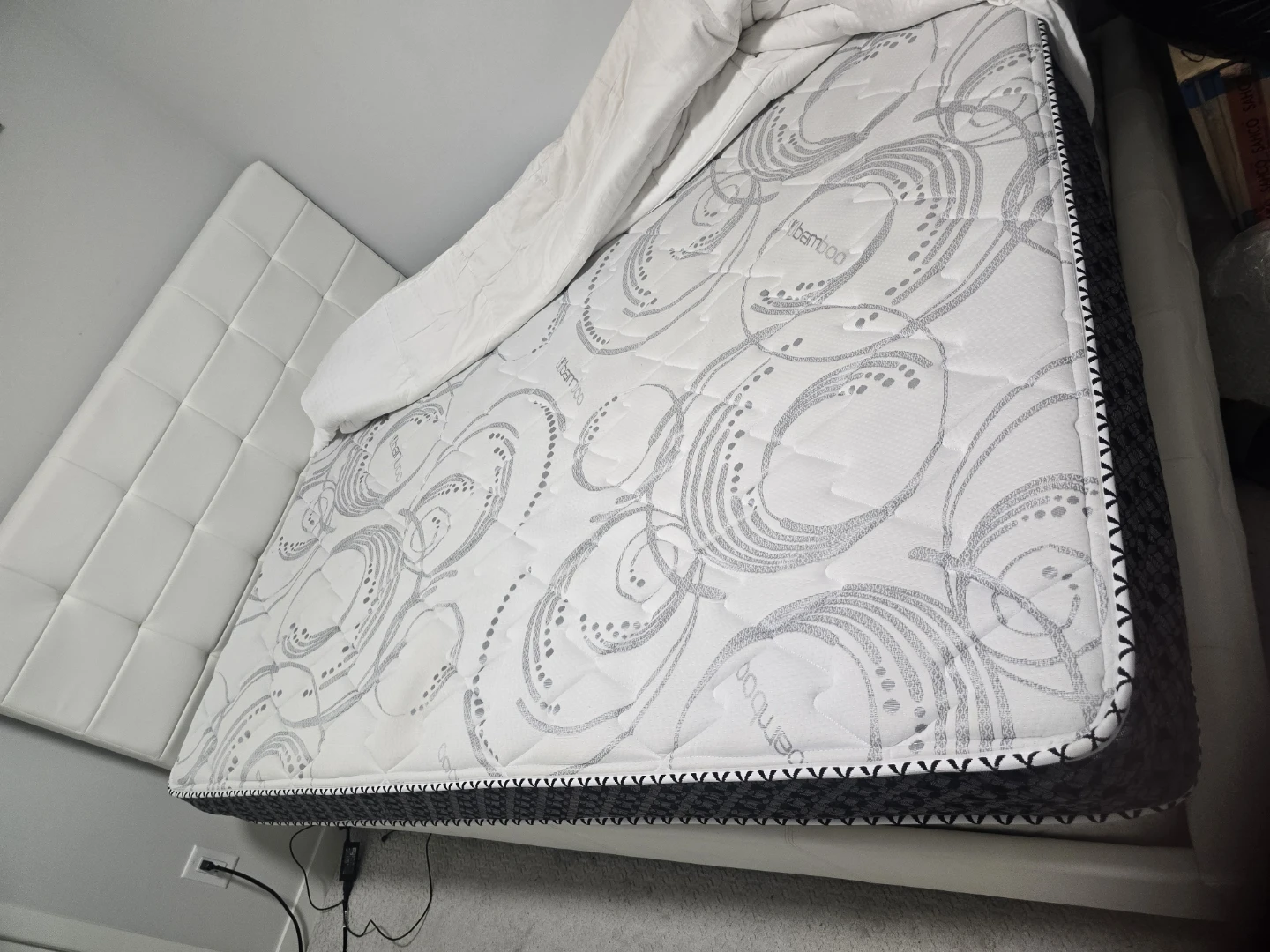 White Tufted Upholstered Queen Bed Frame - photo 4