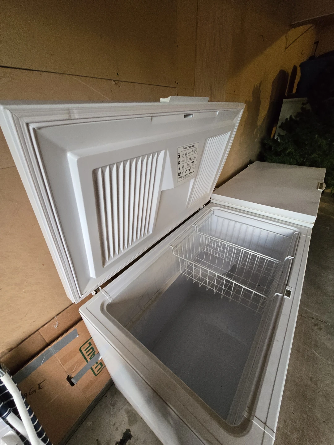 Kenmore White Chest Freezer