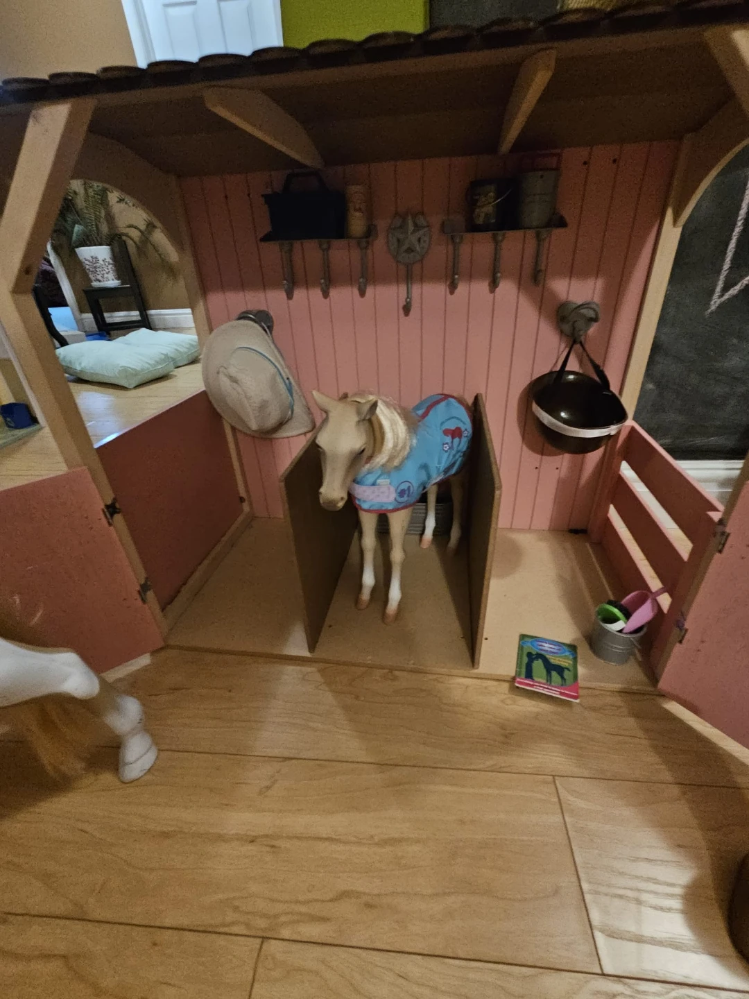Our Generation Horse Stable and Accessories - photo 2