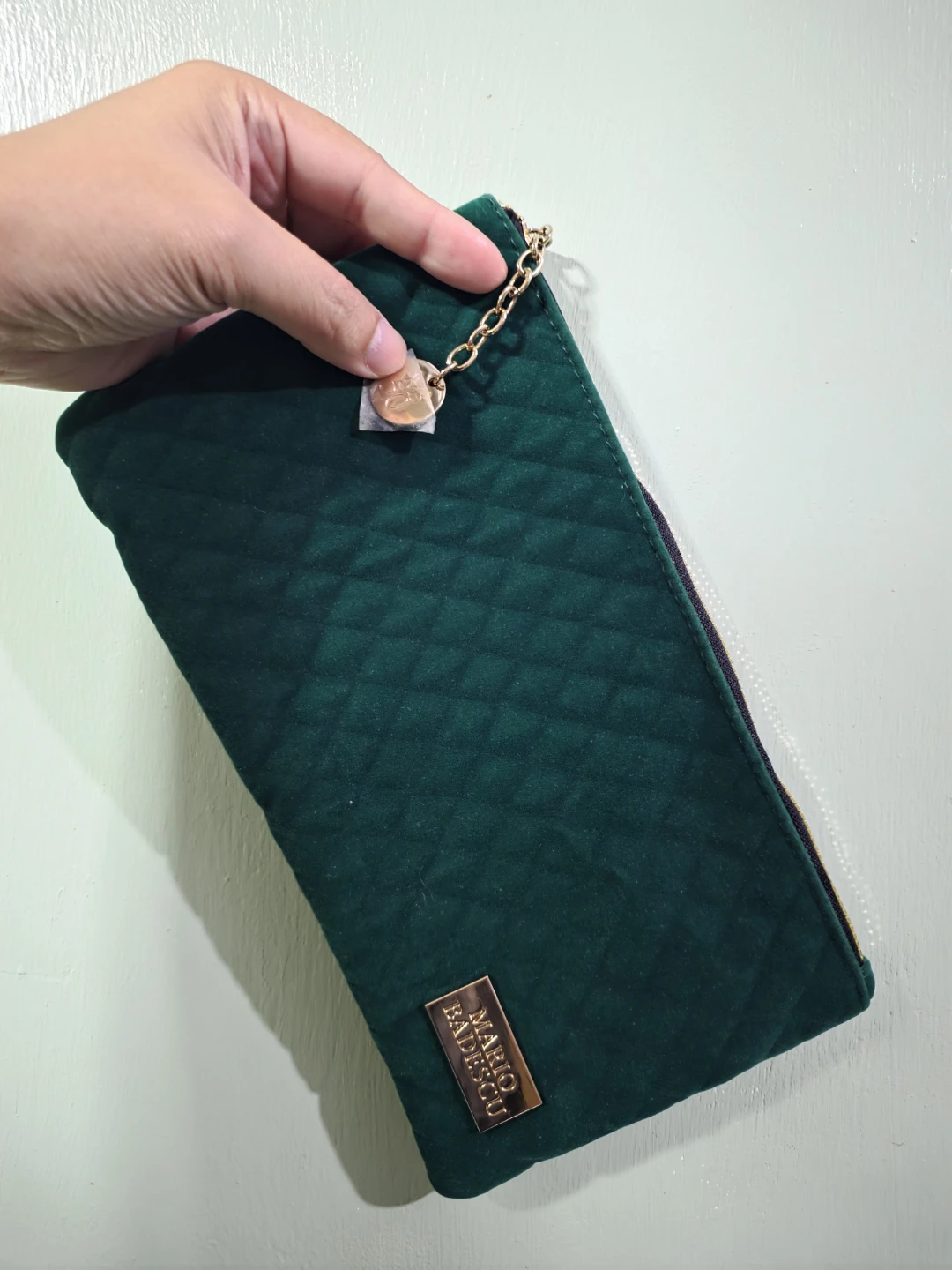 Mario Badescu Quilted Flat Green Pouch 🏈