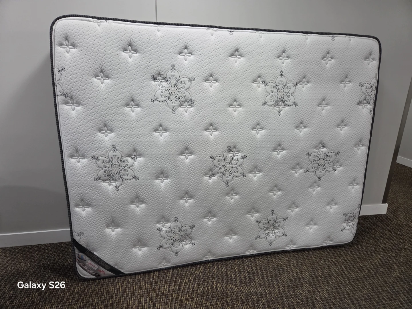 Mattress & boxspring - photo 2