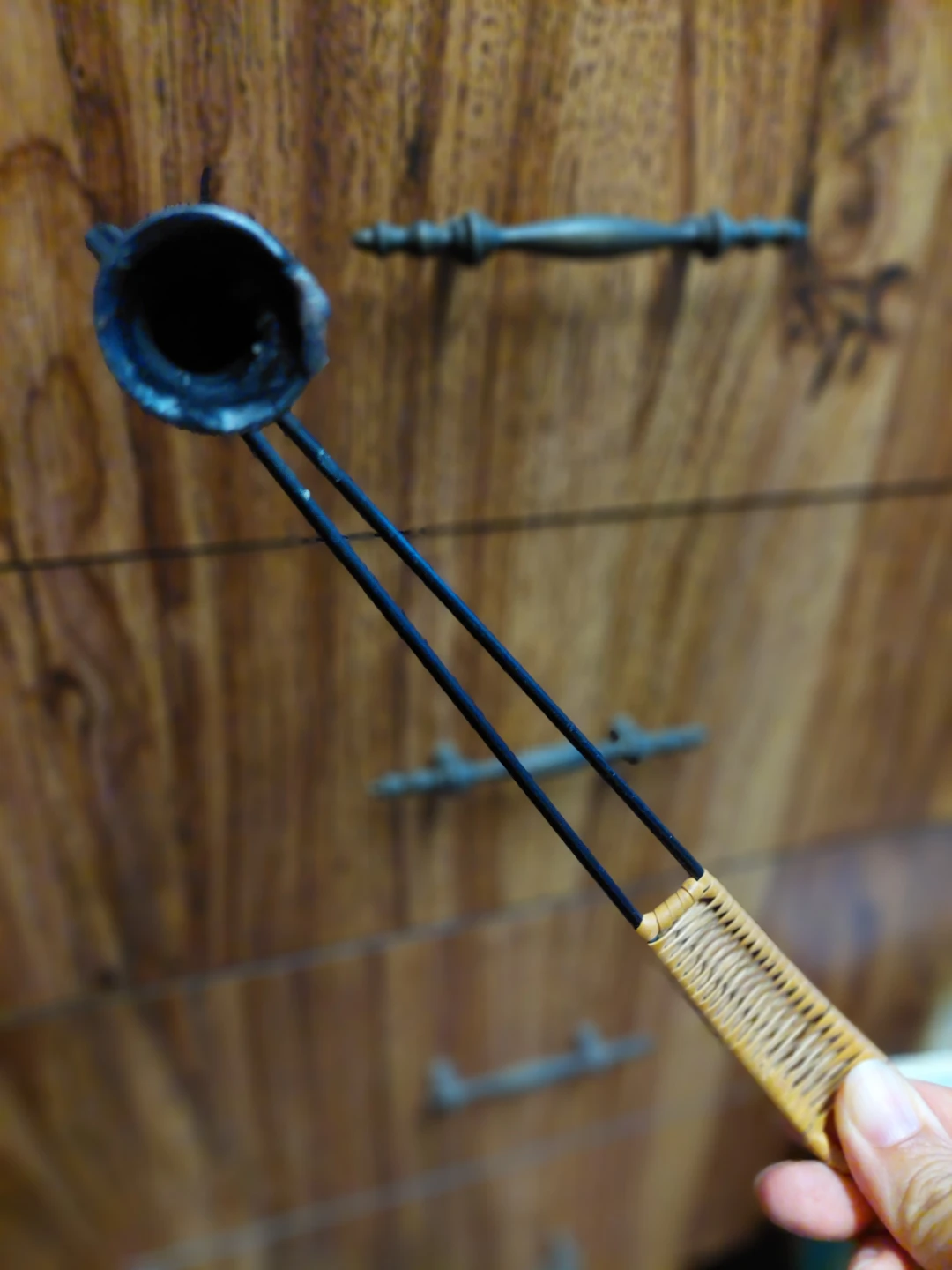 Vintage Metal Candle Snuffer with Woven Handle 🏈 - photo 2