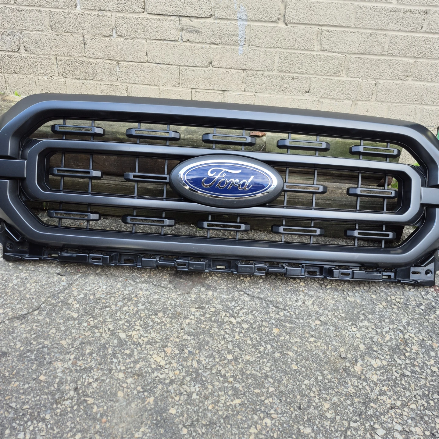 2022 Ford F-150 Sport Grill with emblem