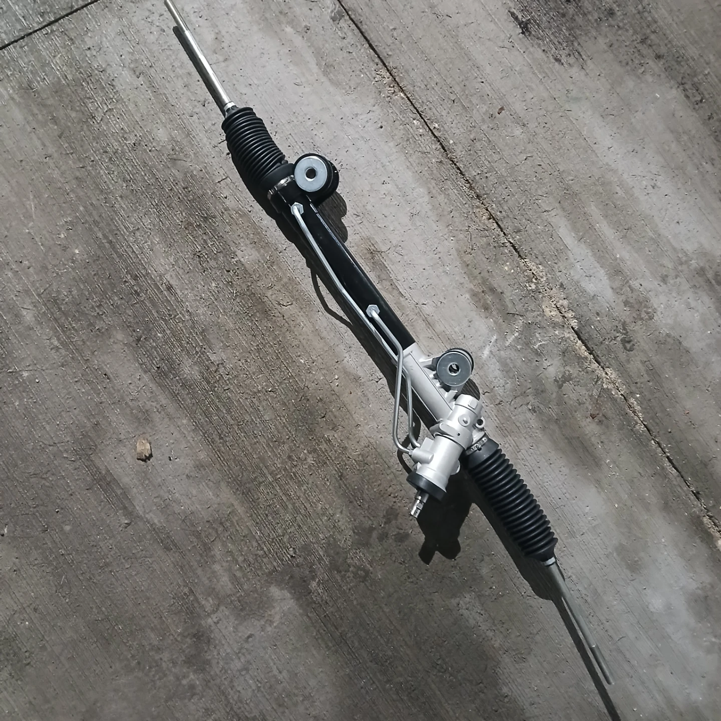 hydraulic power steering rack numbered 19133675 - photo 3