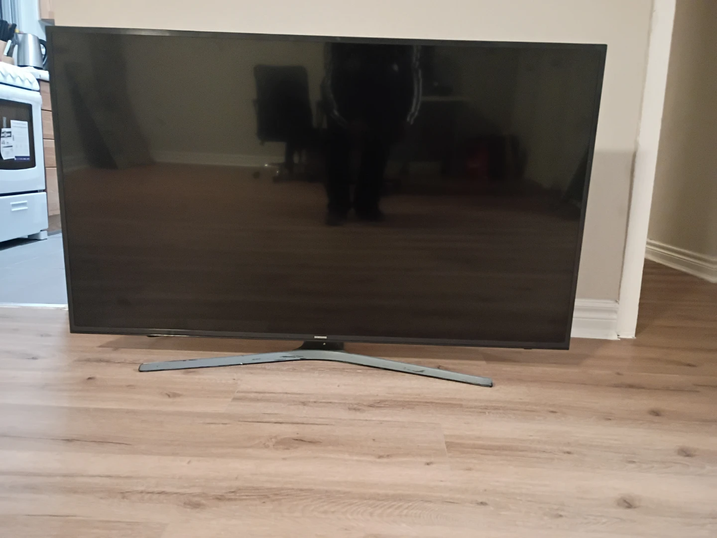 Samsung 55-inch Smart TV The TV screen is burned out. - photo 2