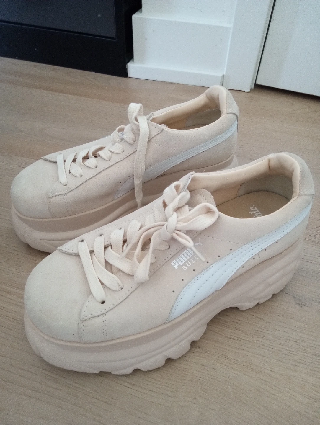 Puma Suede Platform Sneakers Beige $20, sz 36.