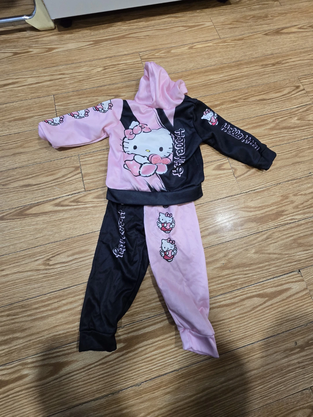 track suit. $10