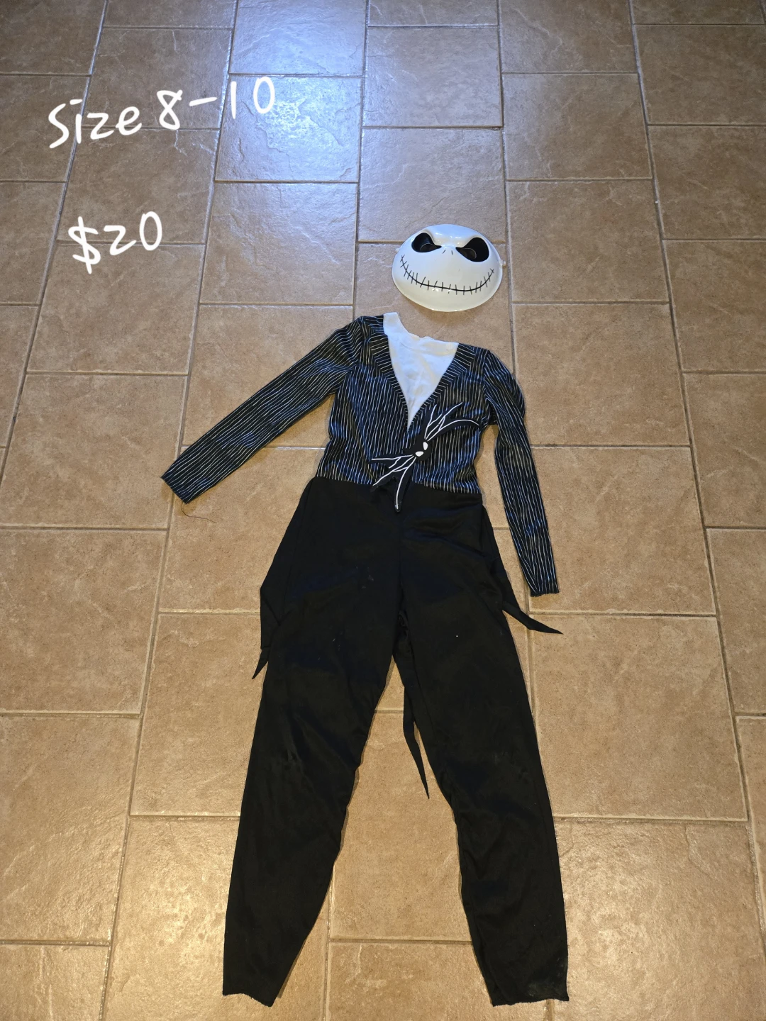 Selection of Kids Halloween Costumes - photo 2