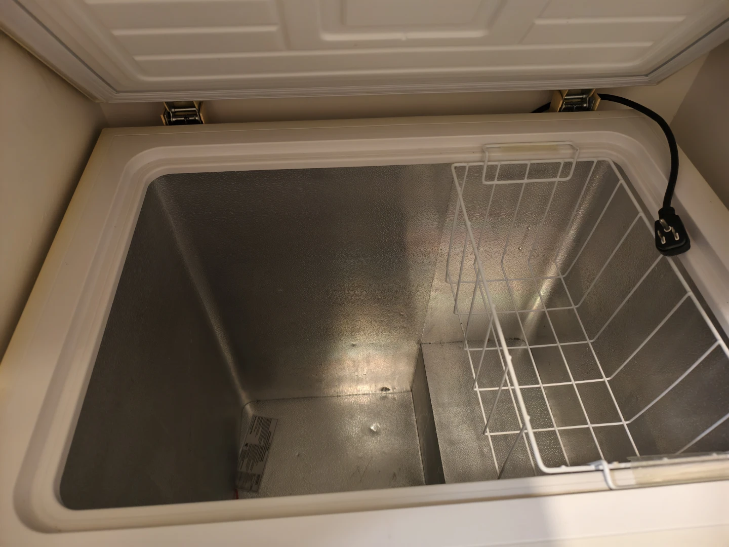 Frigidaire Chest Freezer - photo 3