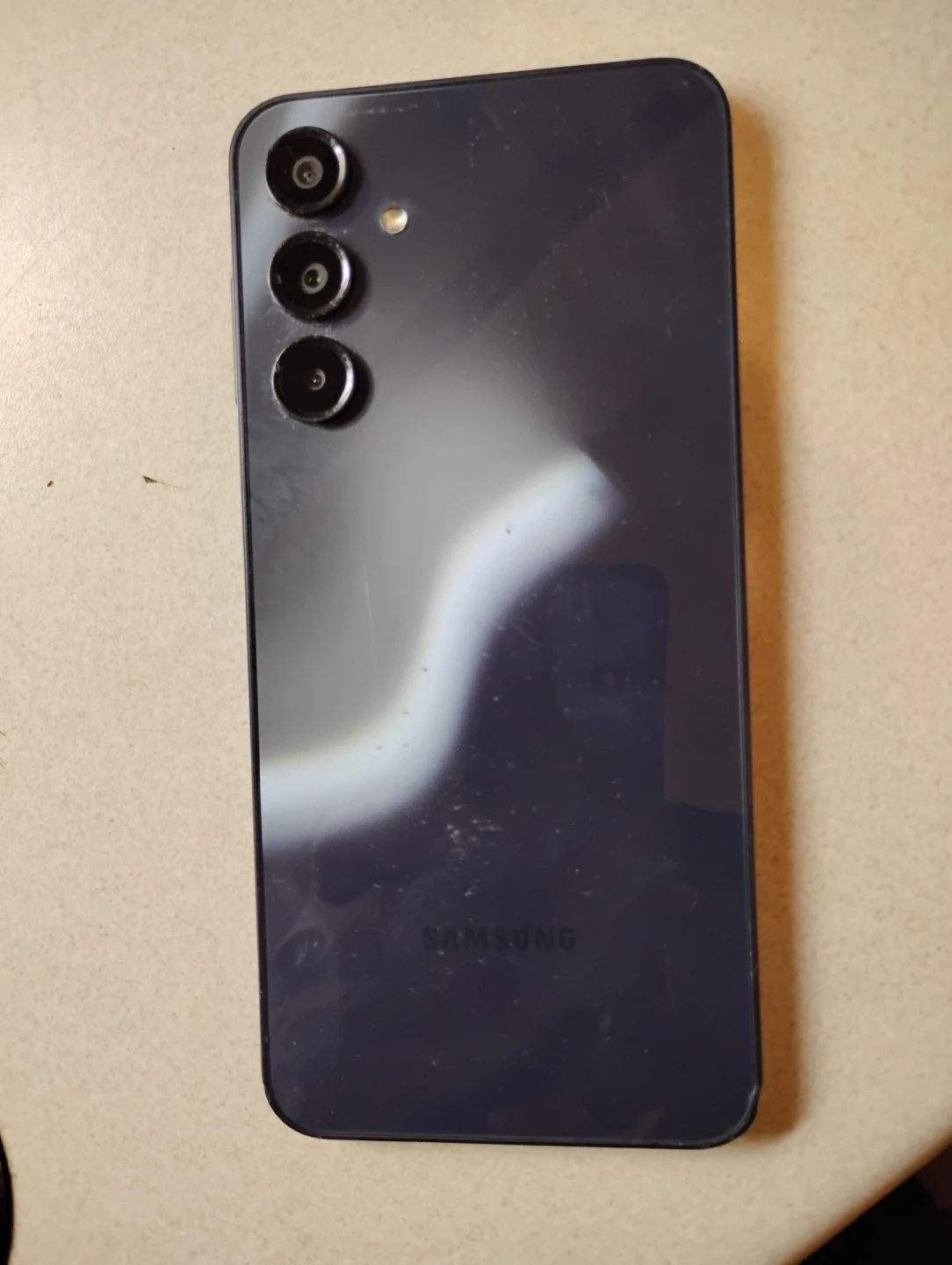 Samsung Galaxy Phone A16 5G .