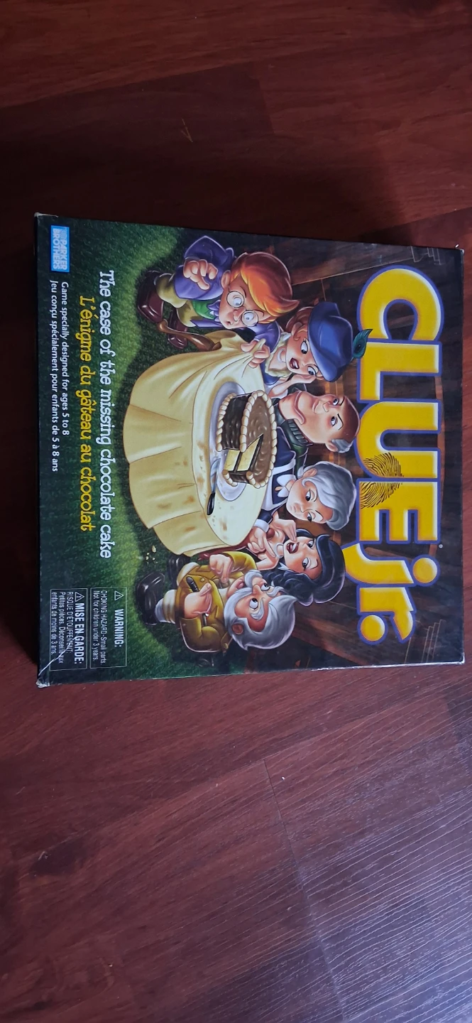 Clue Junior The Case of the Missing Chocolate Cake
