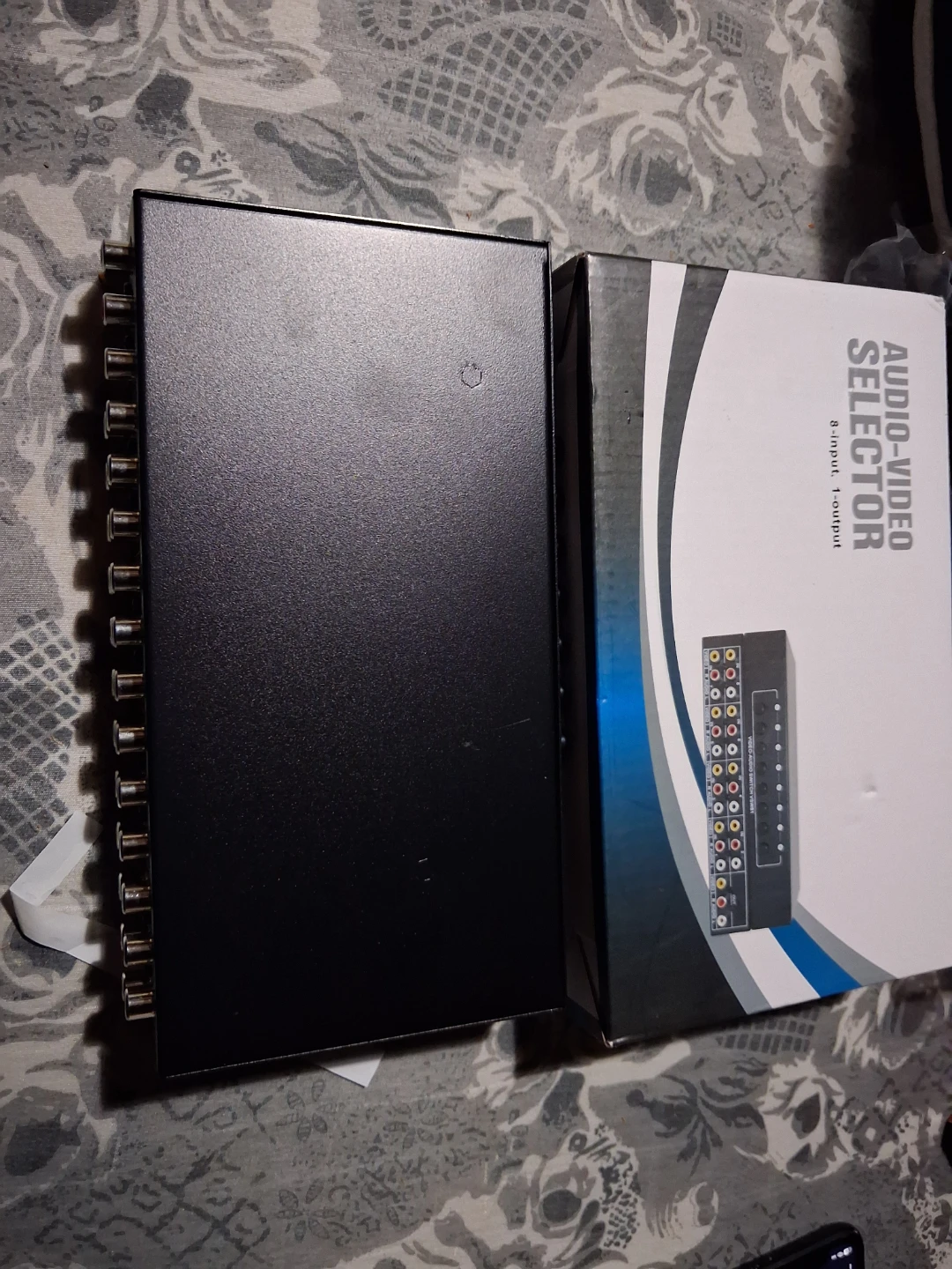 Chunghop 8-Input Audio-Video Selector Switch VSW81