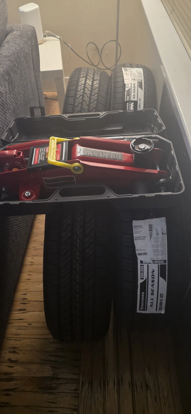 Brand new tires   205/ 60R16 and a 1/1/2 ton trolley  jack - photo 4