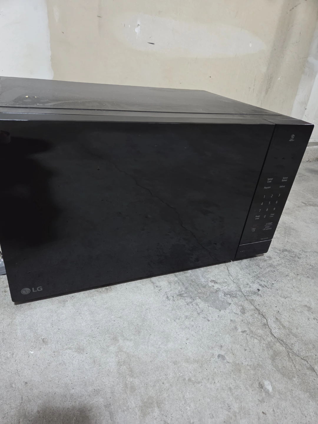 LG Countertop Microwave - Black - photo 5
