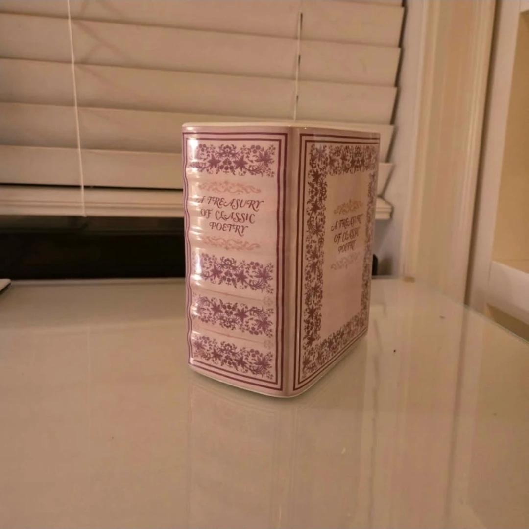 Classic Poetry Decorative Vase