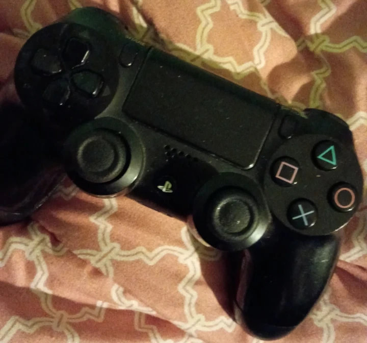 Black PlayStation 4 DualShock 4 Controller