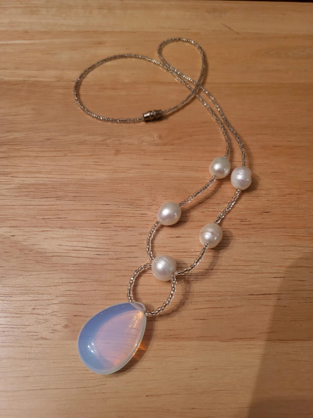Beaded Necklace with Pearl and Teardrop Pendant
