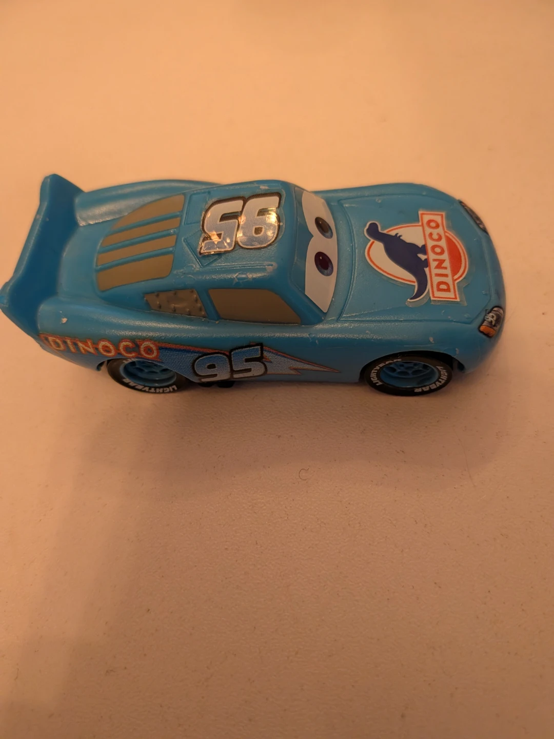 Disney Pixar Cars Lightning McQueen Dinoco Diecast