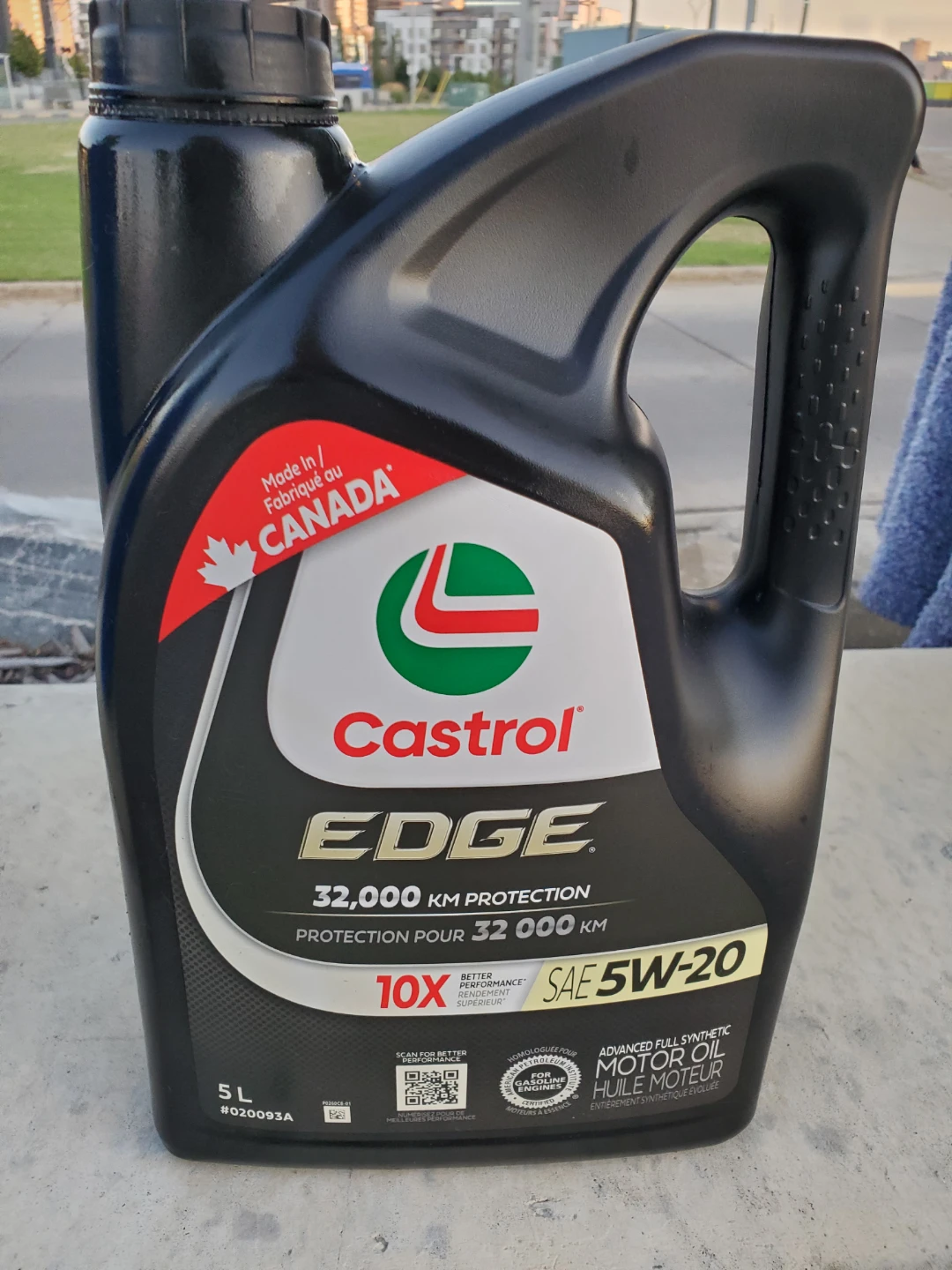 Castrol EDGE 5W-20 Advanced Full Synthetic Motor Oil