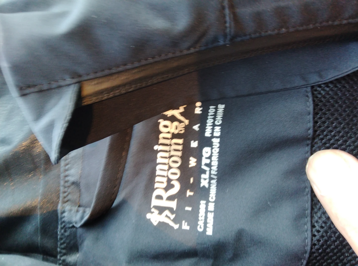 NEW..Running Room Fit-Wear Mens Jacket XL - photo 3