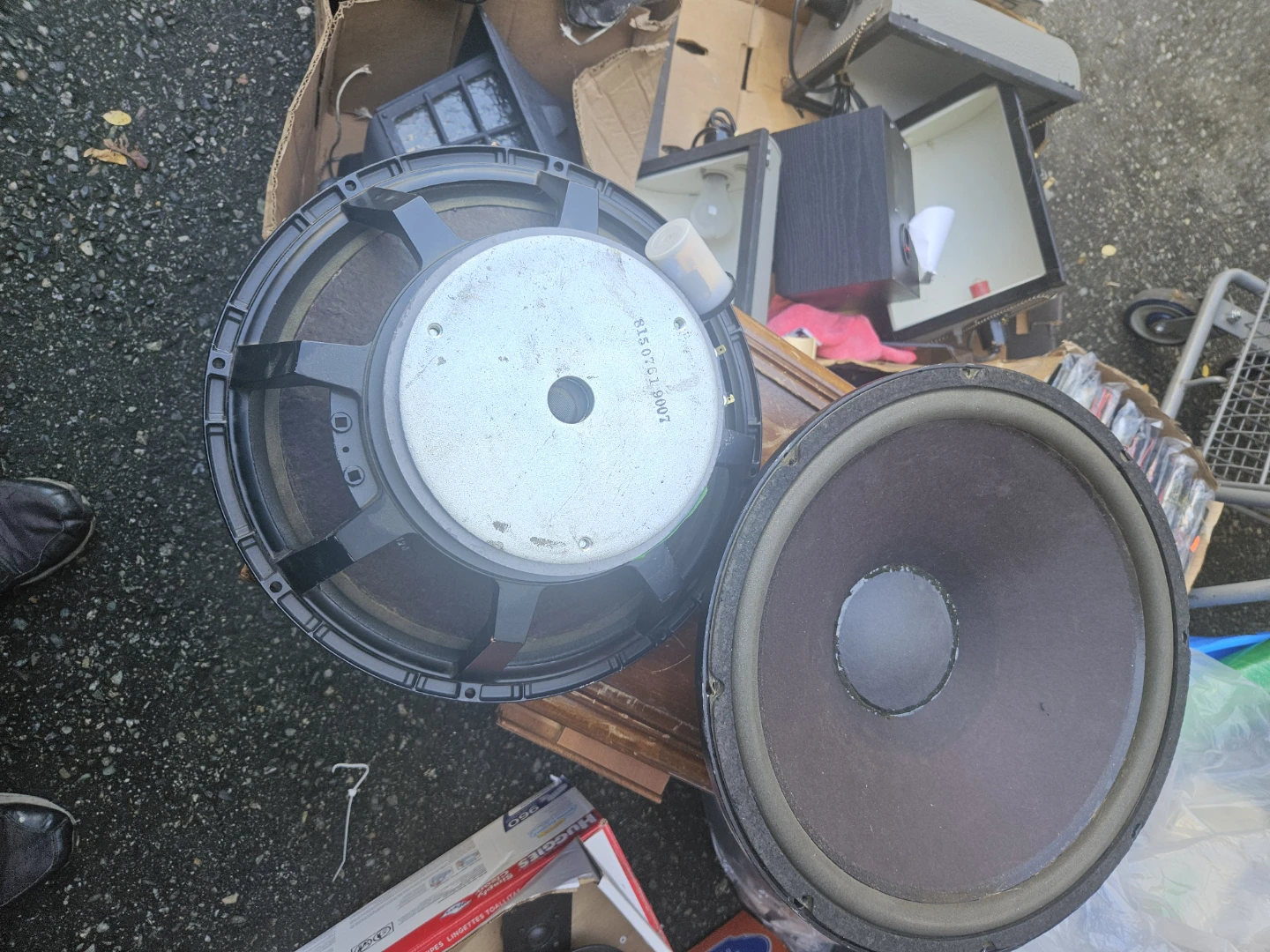 Two Vintage 12-inch Speakers - photo 4